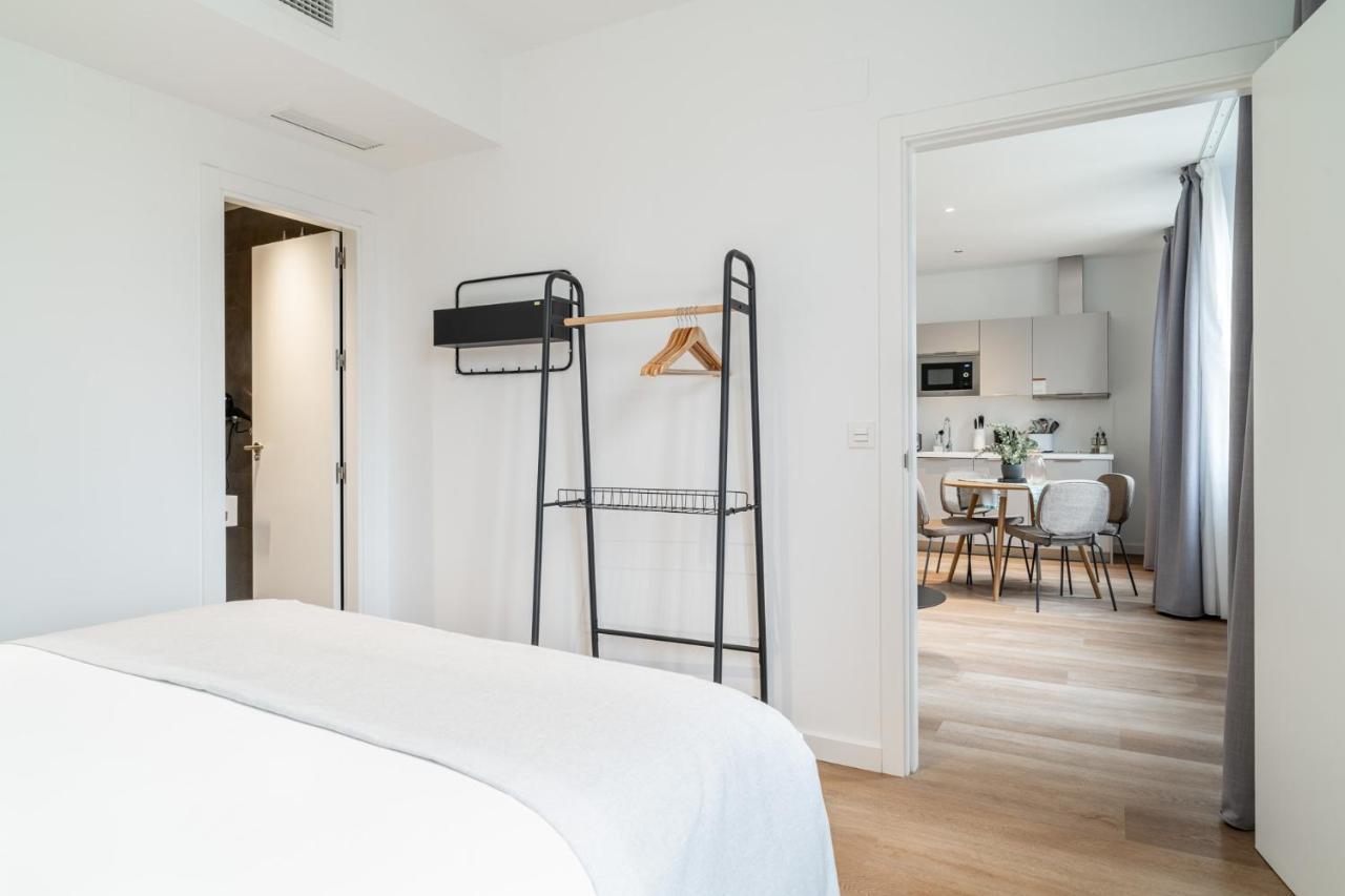 Limehome Sevilla Calle Granada Buitenkant foto
