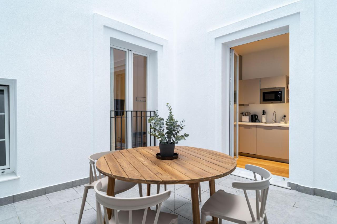 Limehome Sevilla Calle Granada Buitenkant foto