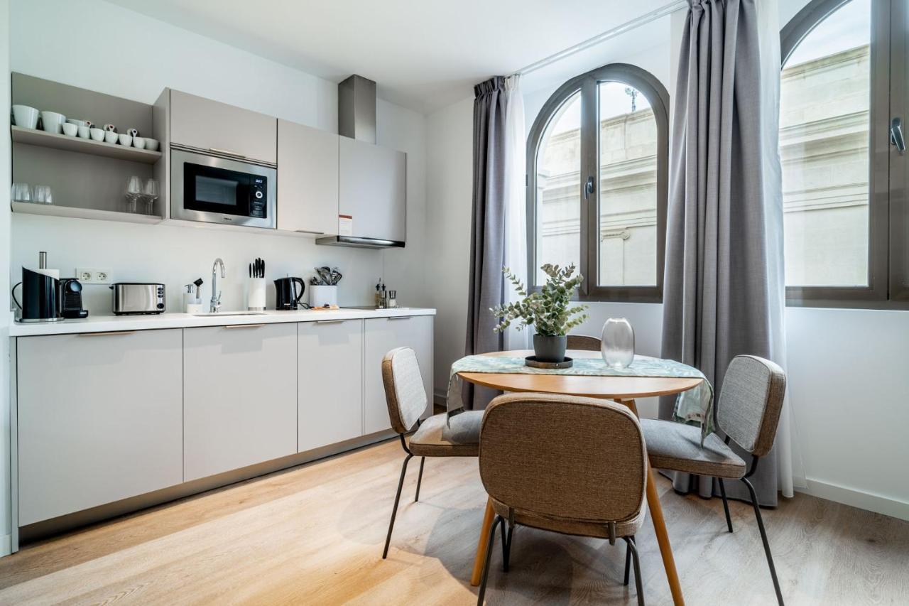 Limehome Sevilla Calle Granada Buitenkant foto