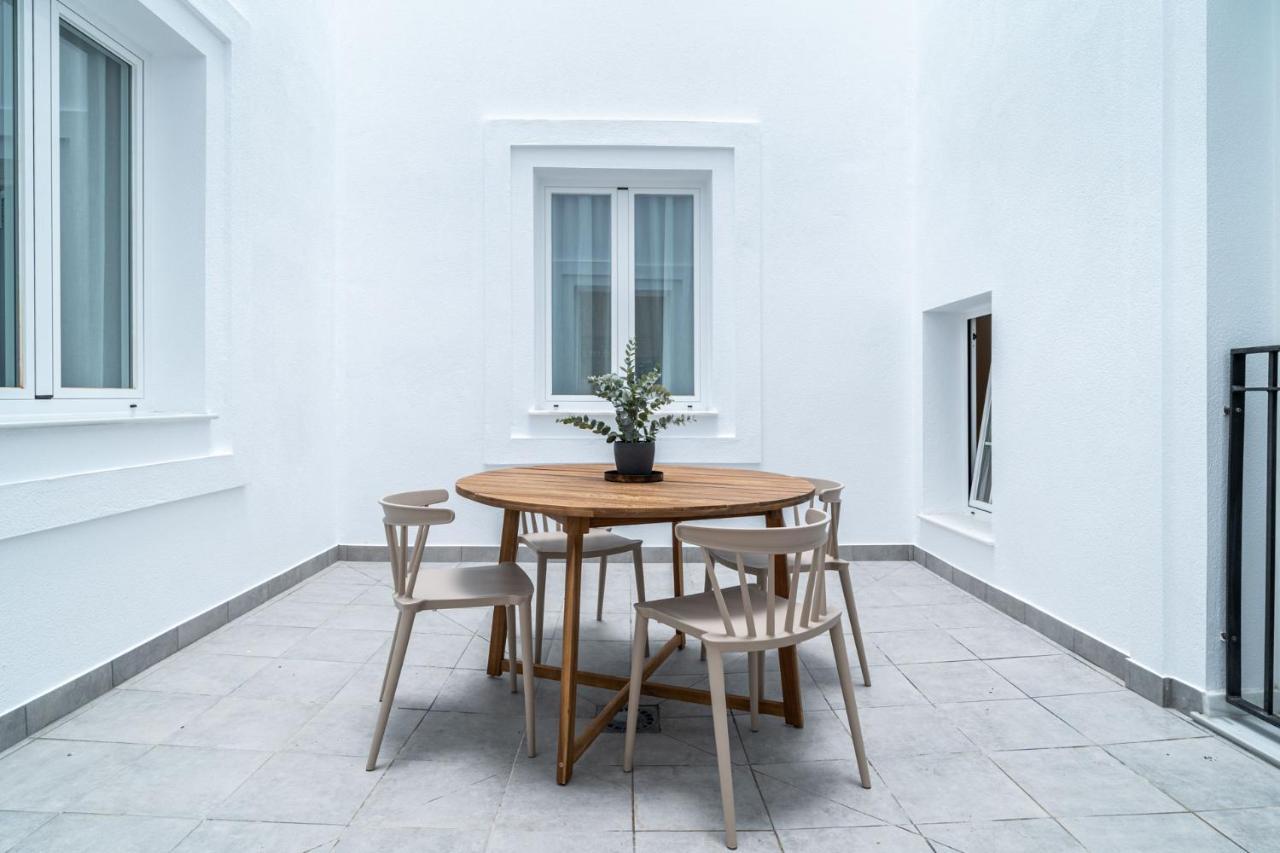 Limehome Sevilla Calle Granada Buitenkant foto