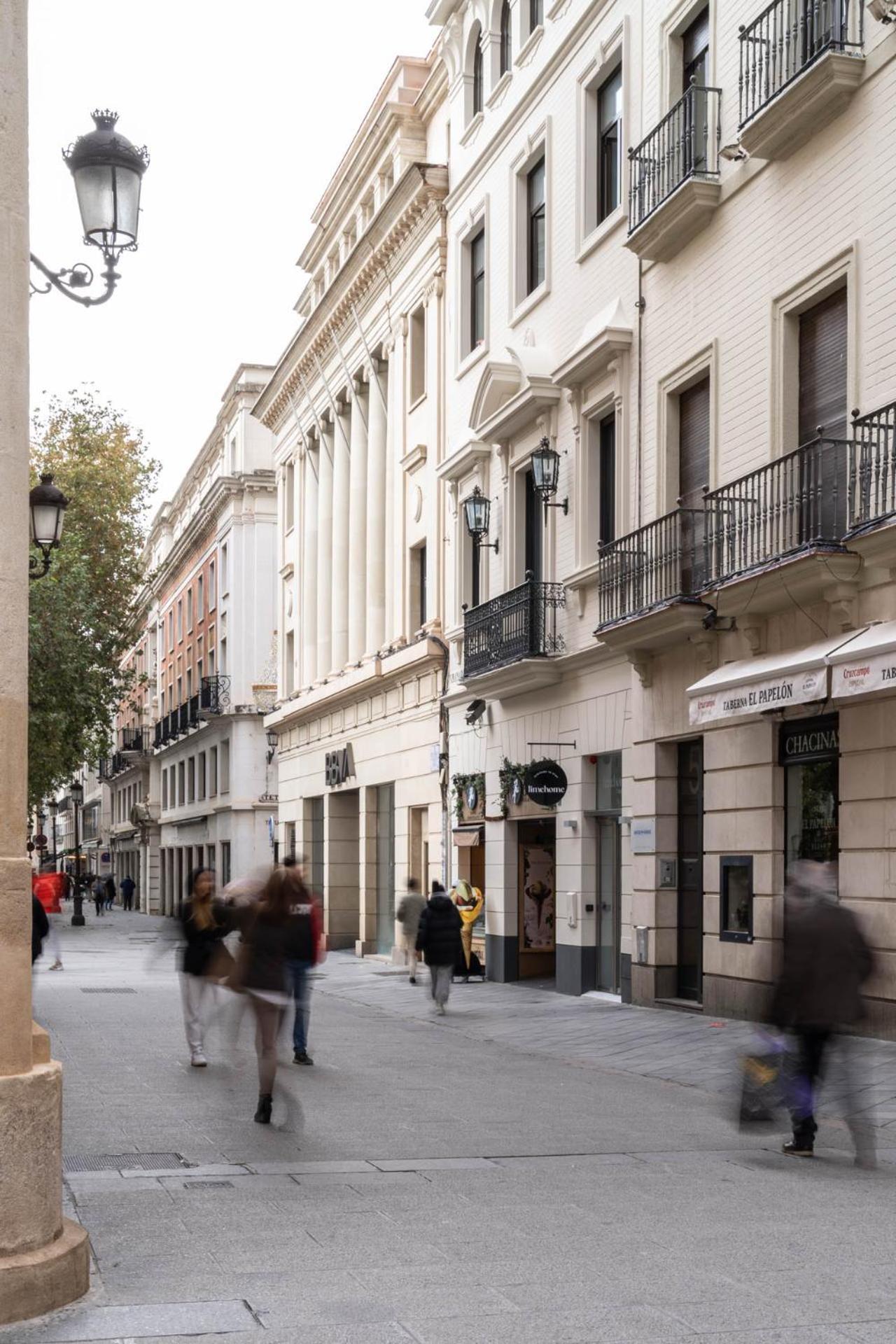 Limehome Sevilla Calle Granada Buitenkant foto